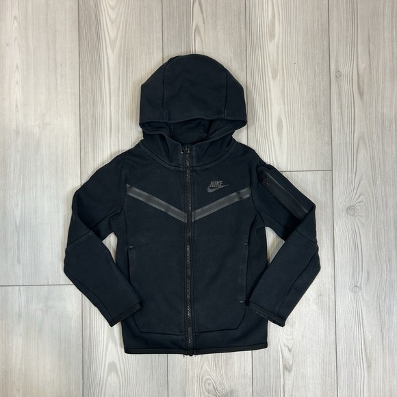 Nike Sportswear Tech Fleece Full Zip Hoodie Black CU9223-010 Size Boys XS - Picture 1 of 11